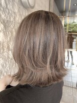 バーベナ(VERBENA)&nbsp;【VERBENA】柔らかグレージュの外ハネボブ