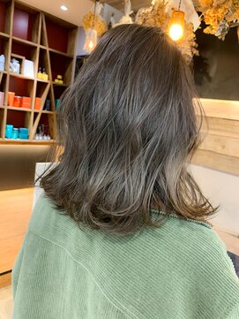 ボタン テンジン(VOTAN tenjin) 【Votan 北村】ミディアムレイヤー×グレージュ/天神大名