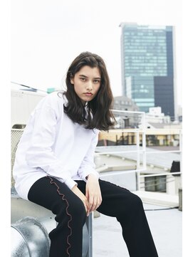 リュネッツ(lunettes) 外国人風・重めミディウェーブ