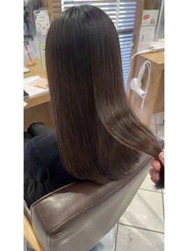 ボヌール オオサカ(Bonheur OSAKA) 〔スタイリスト吉田　柔らかさと艶の縮毛矯正〕