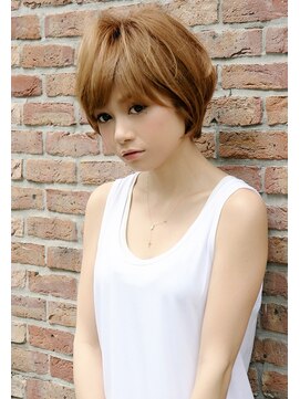 レウナ 外苑前(Reuna) 【30代40代50代】トップふんわり耳かけ小顔ひし形ショート