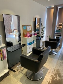 ヘアサロンレイディ(hair salon LADY[leidi])の写真/【駐車場あり◎】3席のみのプライベート空間をご提供◇ゆっくりと安心してくつろげるアットホームサロン♪