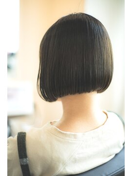 ベンジー オウン 代々木上原店(benji own) 透明感オリーブカラー×切りっぱなしボブ×前髪あり