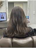 オリーブグレージュ