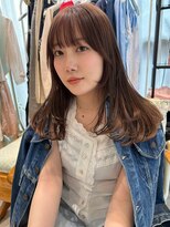 ホテリー(Hotely)&nbsp;低い位置のレイヤースタイル20代ミディアムレイヤー