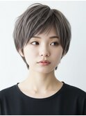 ナチュラルシルバー×カッコ可愛いショートヘア