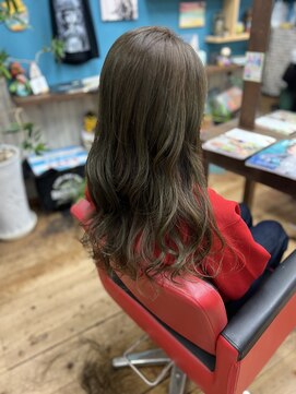 ハウオリ(hau'oli) やわ艶オリーブグレージュ × 透け感ゆるウェーブ