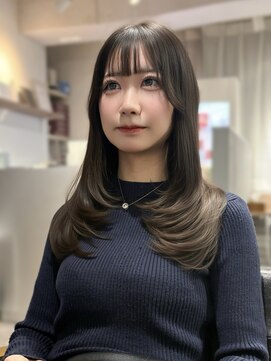 モク(mok) レイヤーカット×シースルーバングでワンカールで決まる髪型へ★