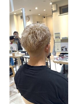 アイトーキョー 横浜(AI TOKYO) スパイキーショート/ホワイトブロンド/ダブルカラー/ブリーチ