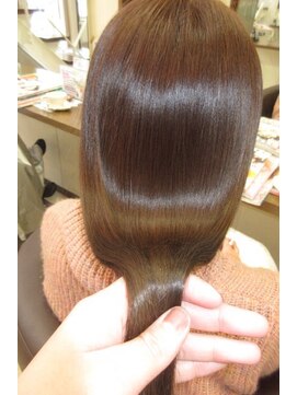 コアフィールフィス(COIFFURE fils) ＊外国人風＊透け感アッシュ＊