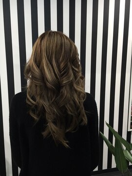 フーバ(FUUBA) エクステでロングスタイル