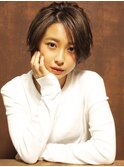 大人の前下がりニュアンスショートボブ