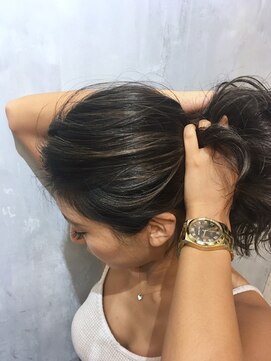 アソビ(Asobi) 【外国人風】結んでも綺麗なハイライト