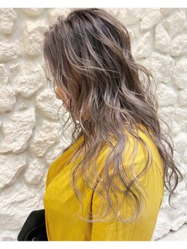 モアナ バイ ヘッドライト 沖縄豊見城店(Moana by HEADLIGHT) バレイヤージュ#ミルクティアッシュ#デザインカラー#イメチェン