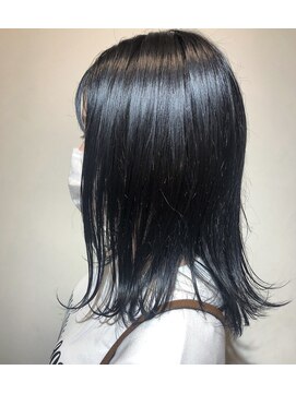 エル(EL by green) [ＡＫＩＫＯ]ブルーブラック×外ハネミディアム☆0112327997