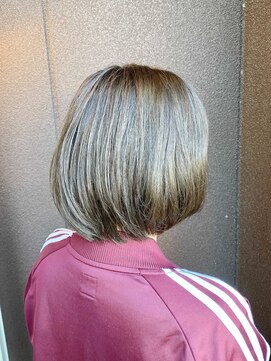 ノイ(neu) ローライトを加えたアッシュベースのおしゃれカラー【静岡】