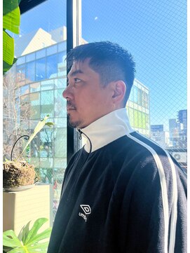 ビハインドザカーテン(BEHIND THE CURTAIN) フロントに長さを残したベリーショート