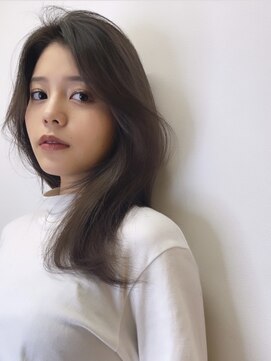 シェイト(ciate) 韓国風くびれヘア×ブリーチなしグレージュ（@ciate_mst）