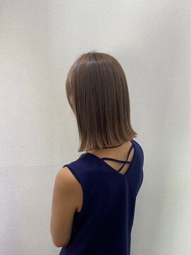 美容室 フォーリア Foglia 切りっぱなしボブ　ダブルカラー　ベージュカラー