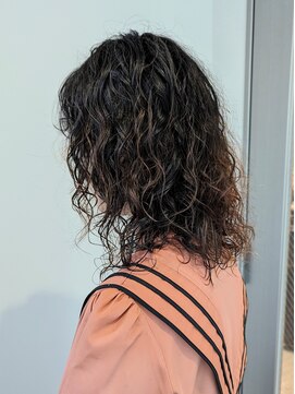 ゴーズゴードットビー 吉祥寺(go s go .b) 【gosgo近藤】ミディアムウルフ/スパイラルパーマ