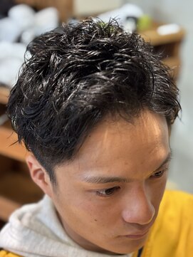 アウラ ヘア デザイン(aura hair design) まるで癖っ毛のようなメンズパーマ