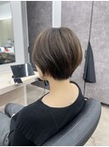 丸みショートボブレイヤーカットケアブリーチ