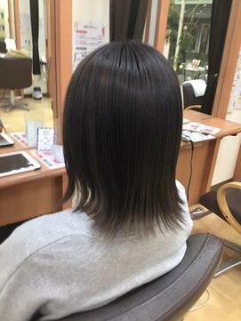 ヒラトヤ 肴町店 ココアグレージュ艶カラー×大人可愛い小顔ハッシュカット