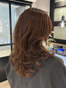 ザザ シンジュク(ZA/ZA shinjuku) ミディアムレイヤー｜新宿 美容室 レイヤーカット