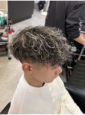 メンズパーマホワイトメッシュバロックパーマ