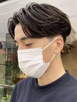 マグカーネバイフィフス オカヤ(Mag KANE by fifth okaya) 松本メンズカット大人毛流れセンターパートニュアンスパーマ30代