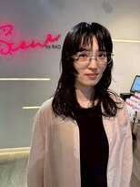 シーン バイ ラッド(SCENE by RAD)&nbsp;レイヤーで顔まわりを包む大人可愛いミディヘアショート艶感