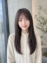 ラナ(LaNA)&nbsp;さらりと落ちる毛流れと透け前髪のロング