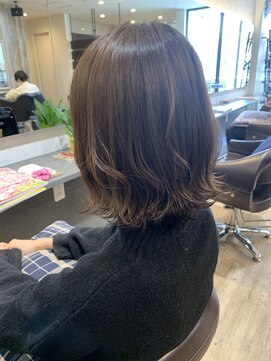 アトム(ATOM) 8Lv 切りっぱなしボブ　出合