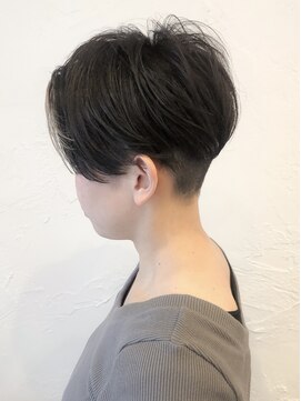 ウィロー(WILLOW) 【WILLOW京橋】刈上げ+インナーカラーショート(井下貴史)