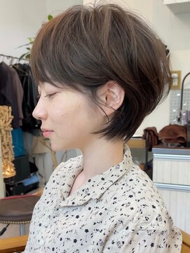 ビュー フクオカ(VIEW FUKUOKA) 大人かわいい美髪ホワイトグレージュ ネビージュショートボブ