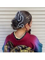 ポップ(POP)&nbsp;成人式ヘア/タイトヘアアレンジ