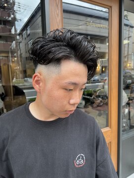 フリーク バーバーショップ 都島店(FREAK BARBER SHOP) スキンフェードリバースパーマ