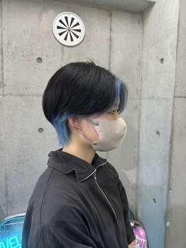 インク 渋谷(INK.) 黒と水色のインナーカラー