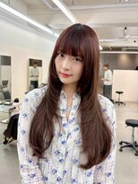 ヒュー 広島(HEW)&nbsp;Y2Kザクザクフェイスレイヤーワイドバングロングへア20代30代