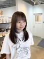 シー.(SHE.)&nbsp;流行りのレイヤーカットで朝のスタイリング時間の短縮に♪[暗髪]