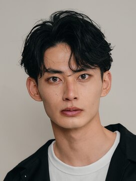 レタッチバイフィフス(RETOUCH by fifth) 原宿ニュアンスパーマ毛流れヘアセンターパート大人ビジネスヘア