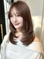 ナナローネス 渋谷(nana loness)&nbsp;レイヤーカット　顔まわりレイヤー　くすみベージュ　艶カラー
