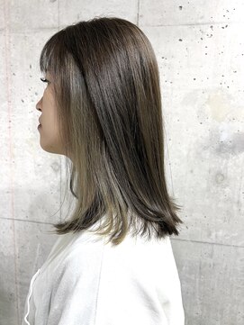 フラット(FLAT) インナーカラー×カーキグレージュ