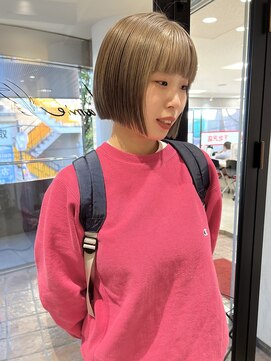 ラミエバイメルト 下北沢(lamie by melt) オリーブベージュブリーチカラー切りっぱなしボブ前髪カット