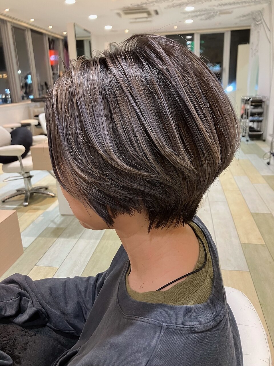 グレーグラデーションカラー×ショート：L201021228｜ヘアークラフト
