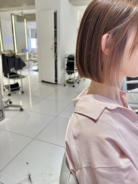 シー 立川(Si) イヤリングカラーのミニボブ