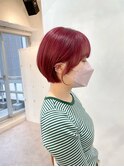 大人可愛い前下がりショートボブ　チェリーピンク