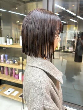 ミィ 表参道(mee.) 似合わせカット ボブヘア 縮毛矯正 ミニボブ 切りっぱなしボブ