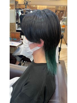 キャラ 池袋本店(CHARA) ユニセックスウルフカット&グリーンインナーカラー♪【大村】