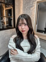 ウィローズ(WILLOW'S)&nbsp;暗髪×顔まわりレイヤーの韓国風くびれロング